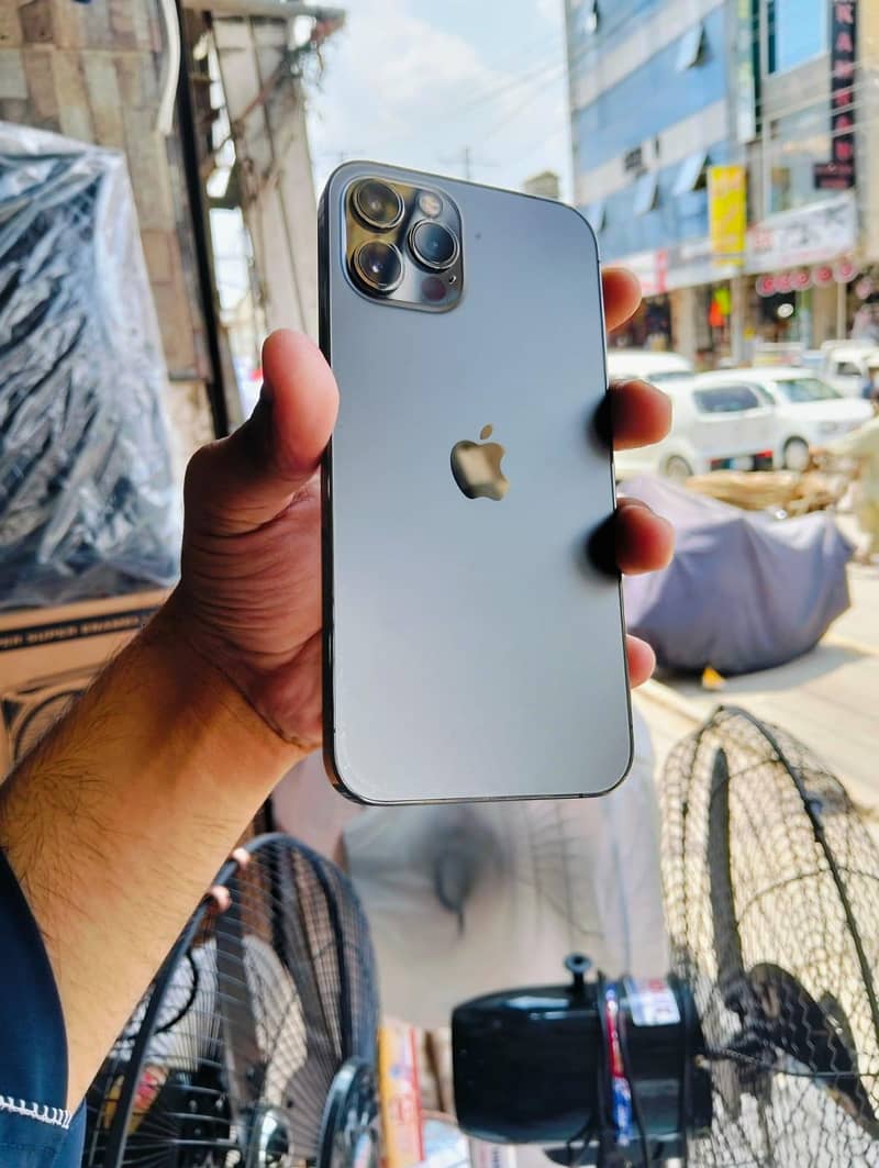 Apple iPhone 12 Pro 2