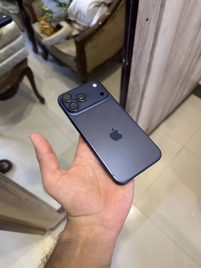 Apple iPhone 17 Pro Max 2