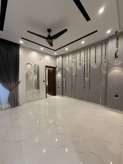 10 Marla House Available For Rent Sector C Bahria Town Lahore