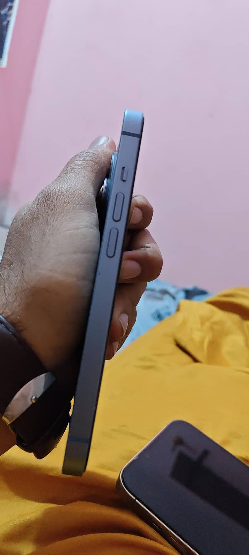 Apple iPhone 14 3