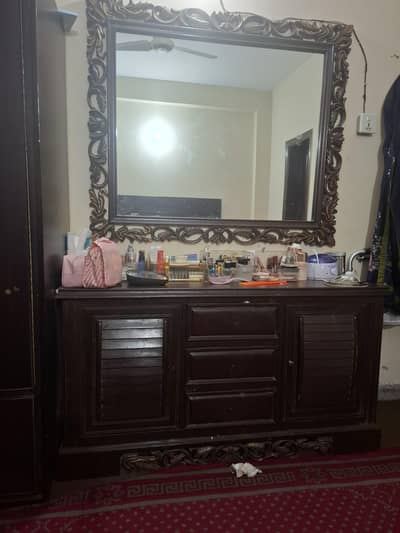 dressing table