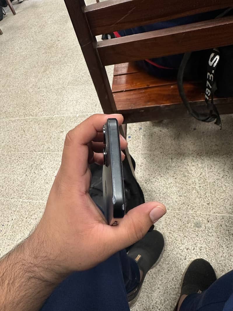 Apple iPhone 15 plus 3