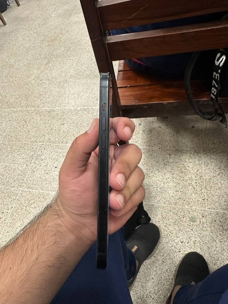 Apple iPhone 15 plus 5