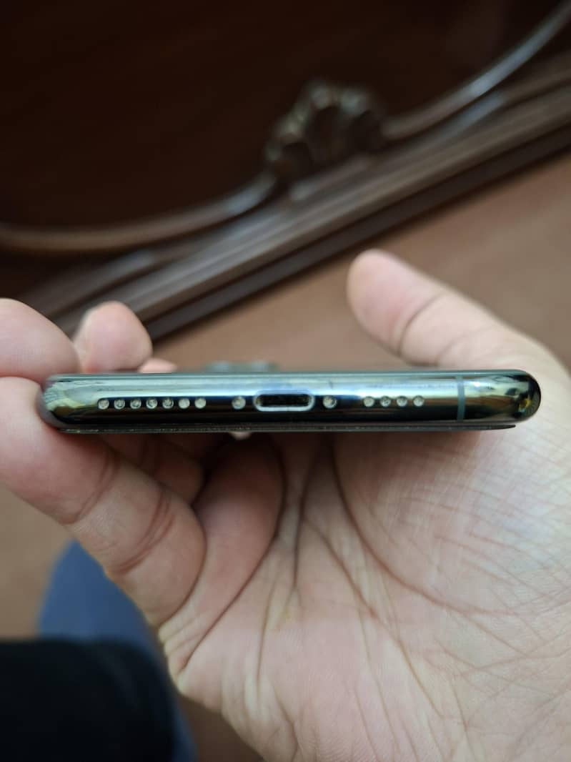 Apple iPhone 11 Pro Max 3