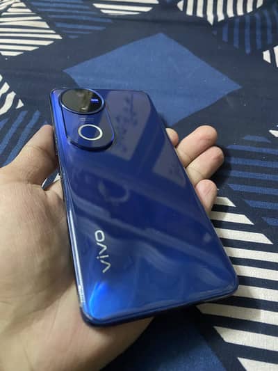 Vivo V50