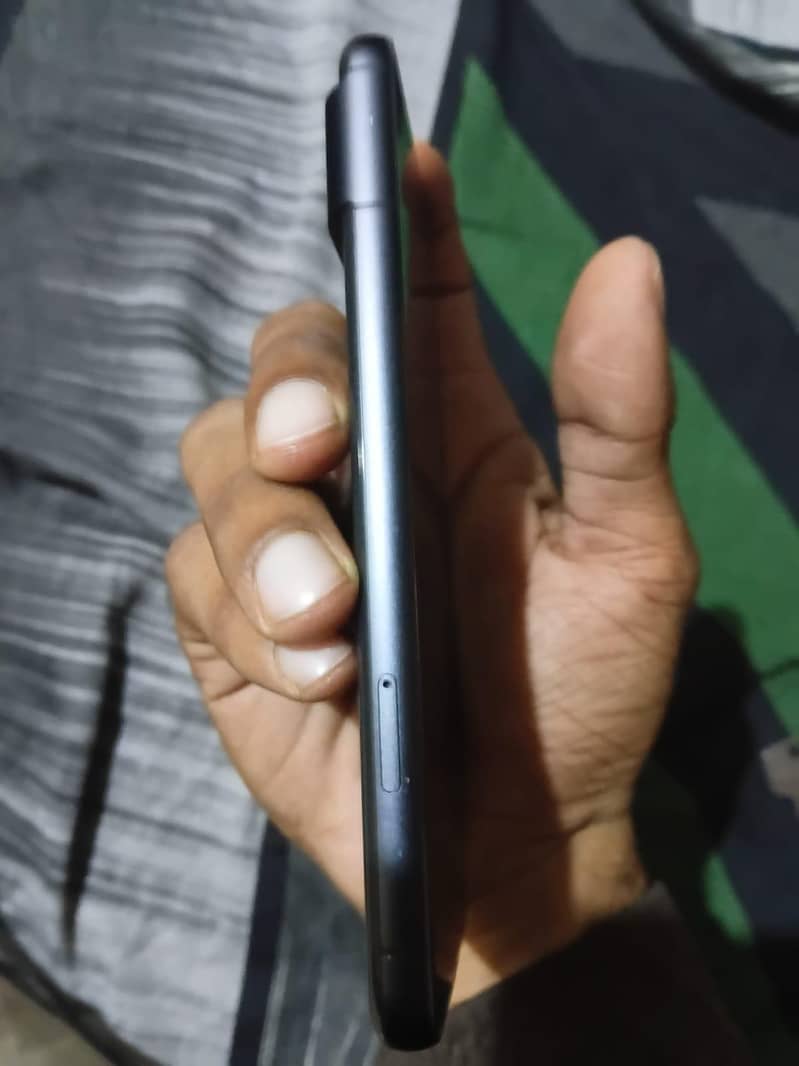 Google Pixel 8 4