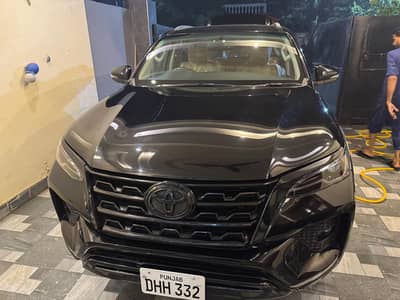 Toyota Fortuner V 2025 urgent for Sale