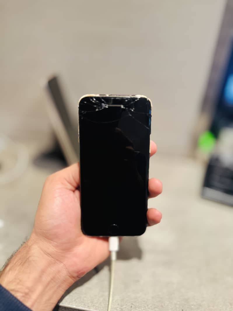 Apple iPhone SE 2 2