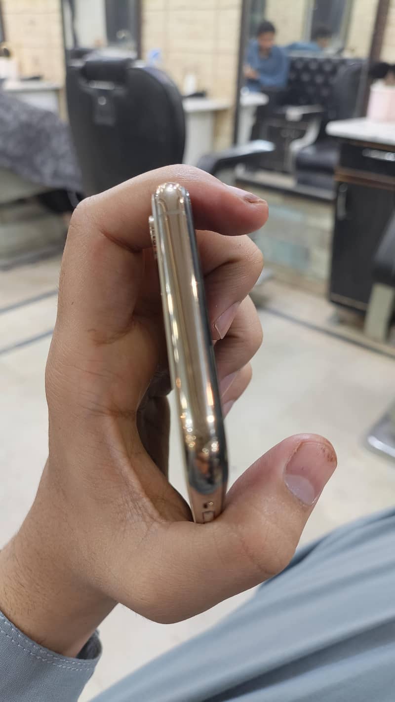 Apple iPhone XS 0