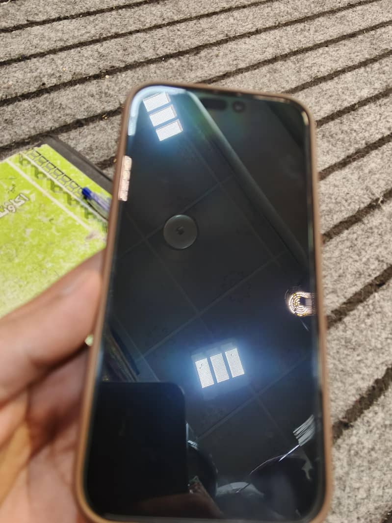 Apple iPhone 16 Pro Max 1