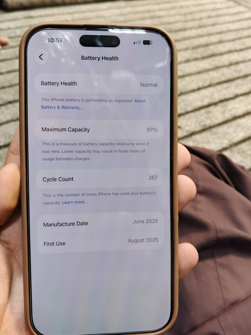 Apple iPhone 16 Pro Max 2
