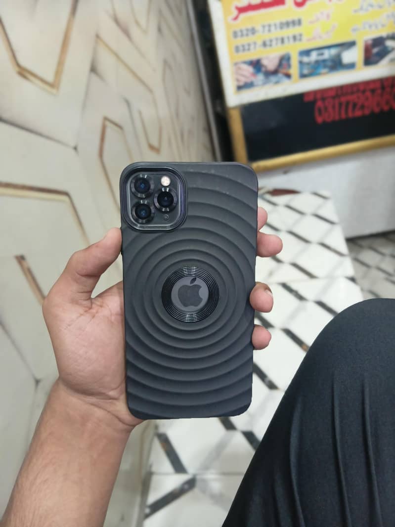 Apple iPhone 11 Pro Max 0