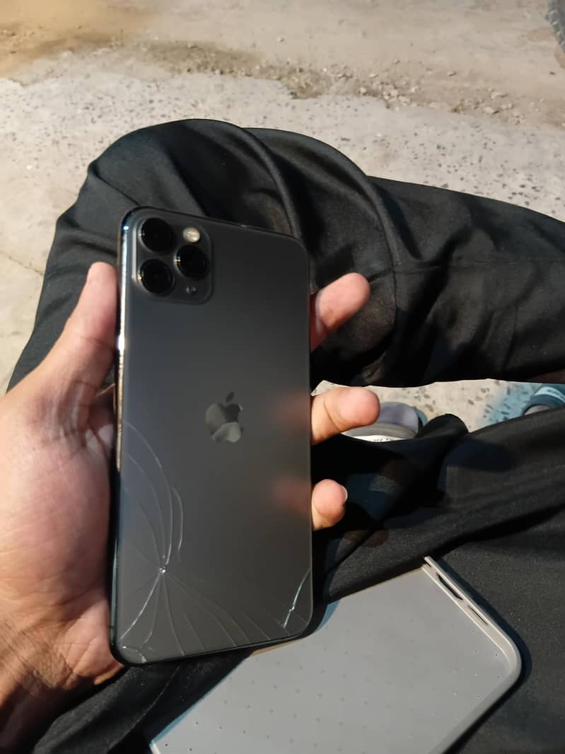 Apple iPhone 11 Pro Max 3