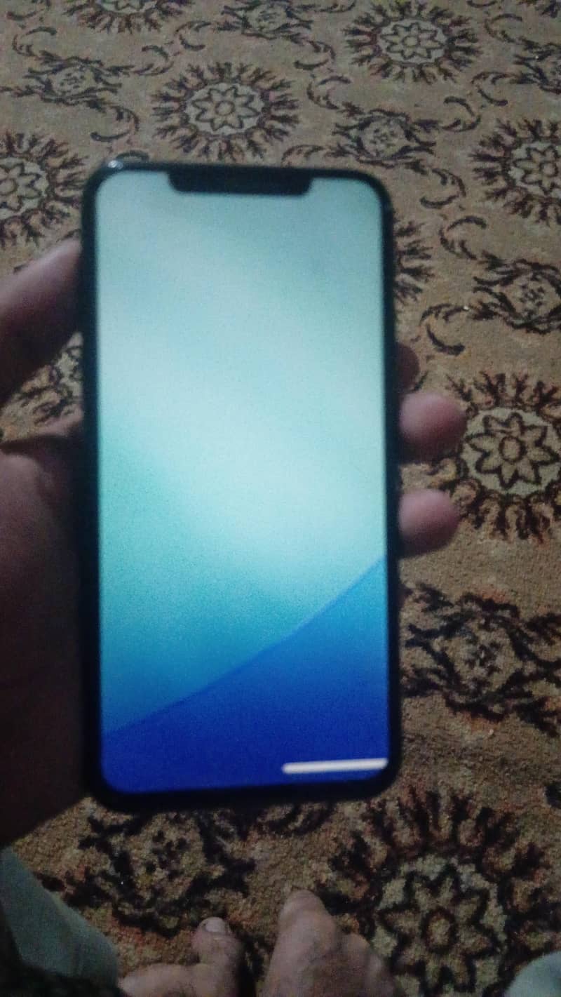 Apple iPhone 11 Pro Max 4
