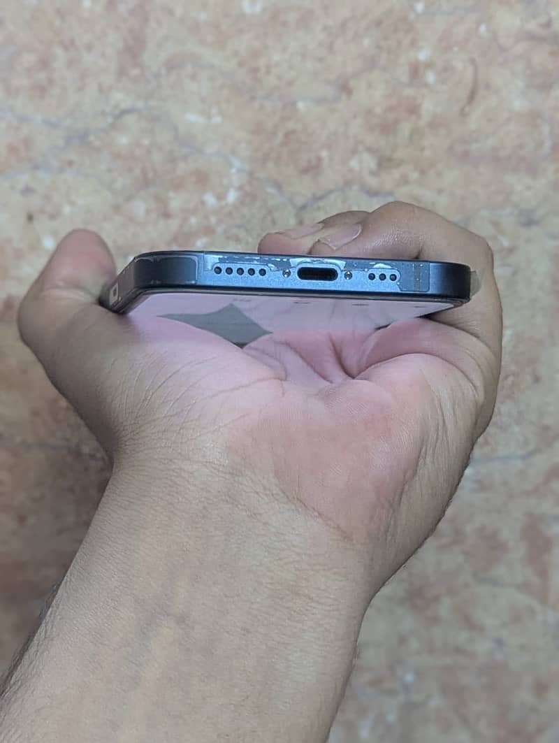 Apple iPhone 13 1