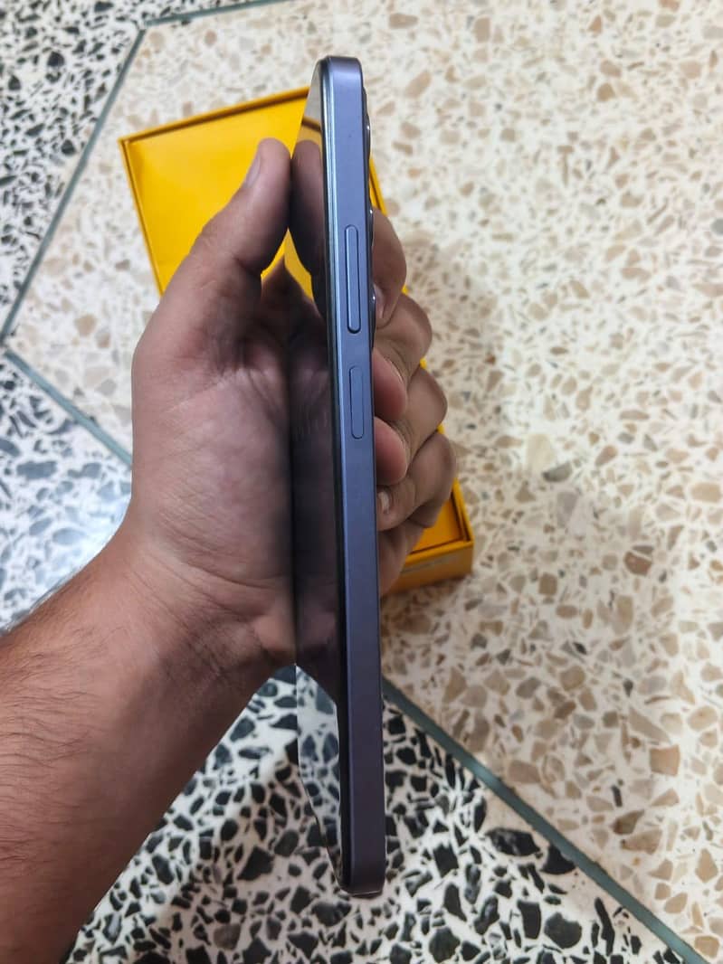 Realme C75x 1