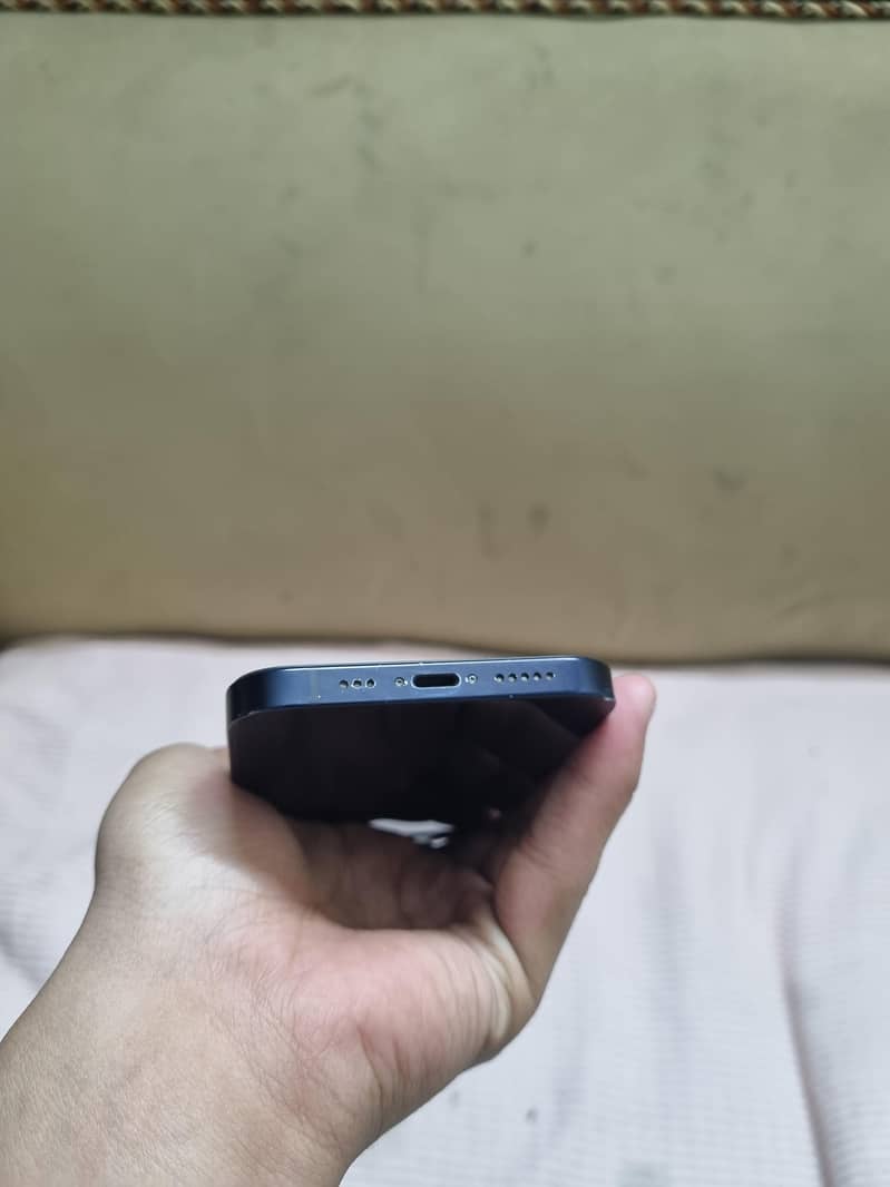 Apple iPhone 12 3