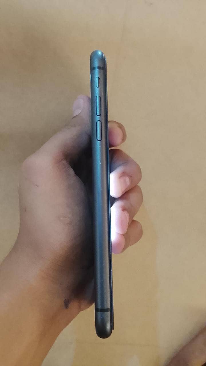 Apple iPhone 11 6