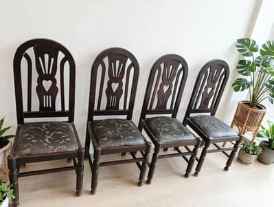 poshish chair and dining table