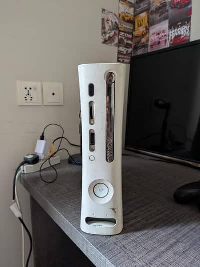 Xbox 360 fat with one new wired controller