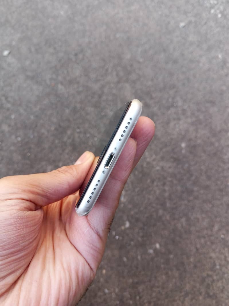 Apple iPhone SE 3