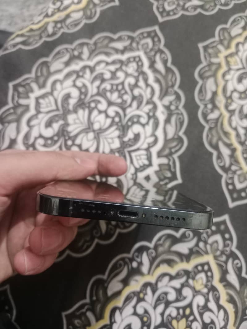 Apple iPhone 12 pro max 2