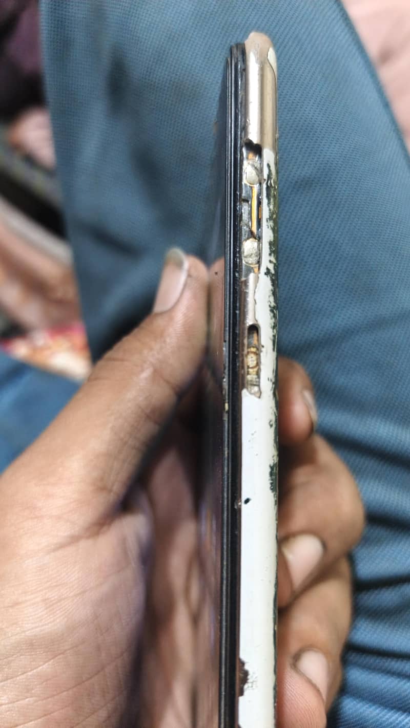 Honor 8C 3