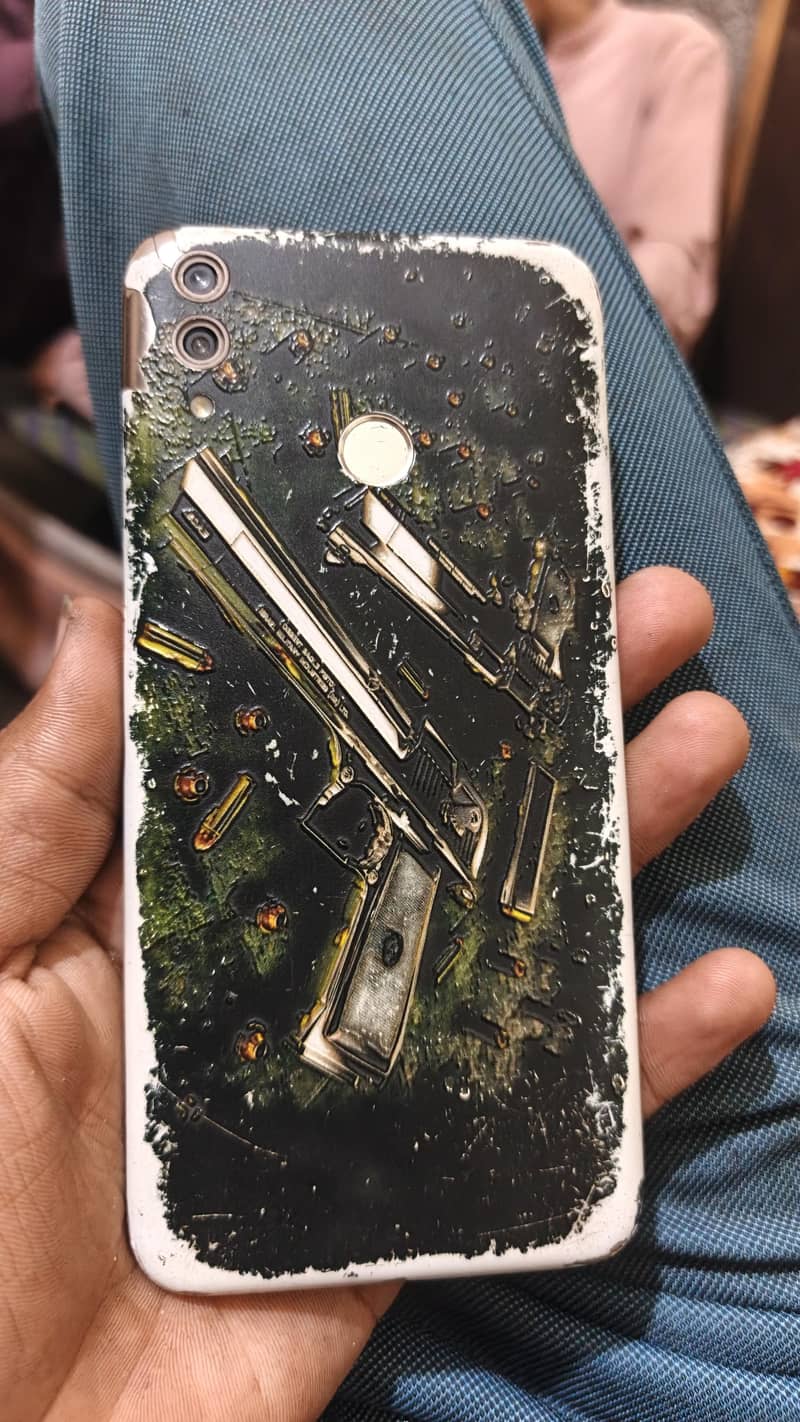 Honor 8C 4