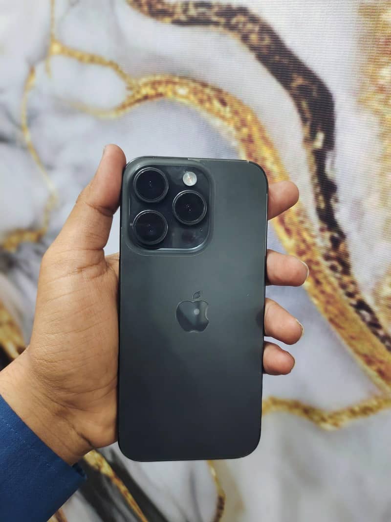 Apple iPhone 15 Pro 0