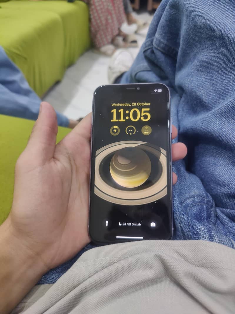 Apple iPhone 11 3