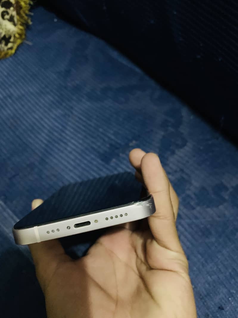 Apple iPhone 13 2