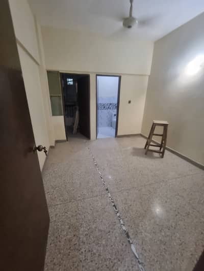 Flat Sized 1250 Square Feet Available In Gulshan-e-Iqbal - Block 7