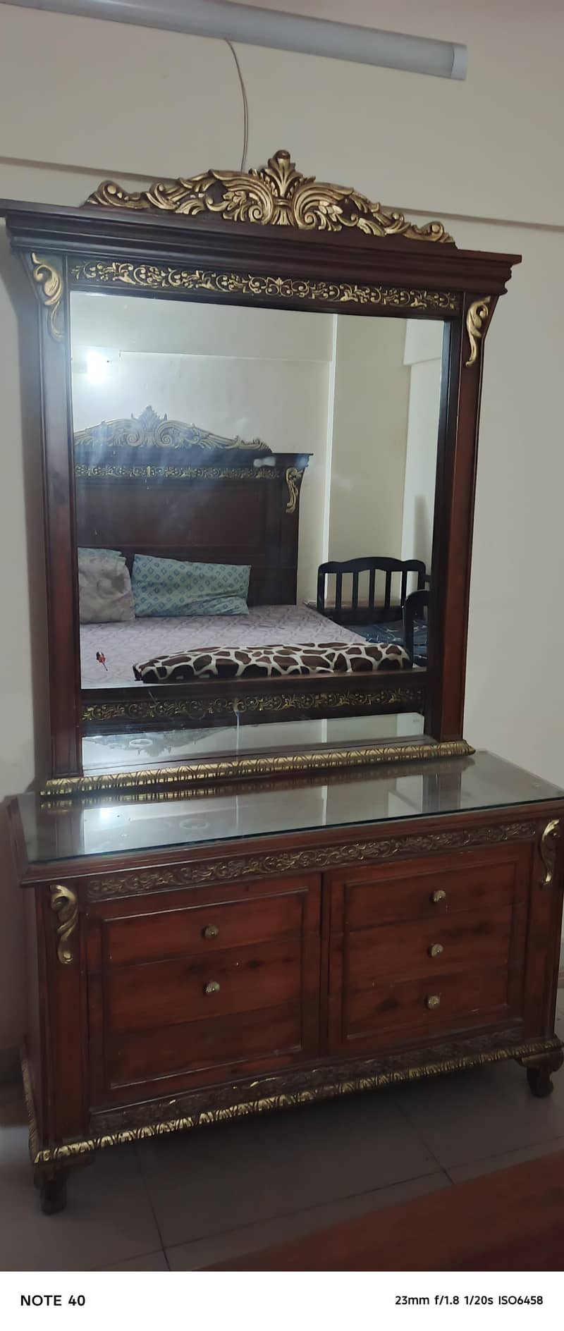 bed set 1year used 2