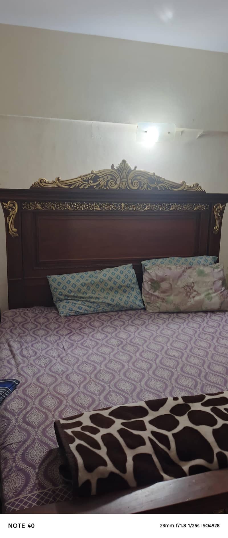 bed set 1year used 6