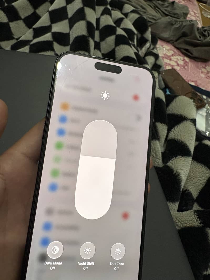 Apple iPhone 15 Pro Max 4