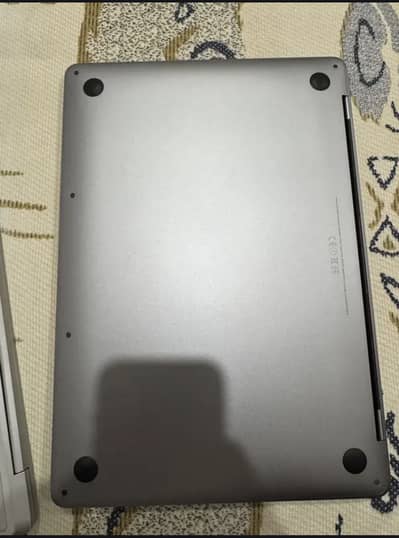Macbook pro 2017 model condition good