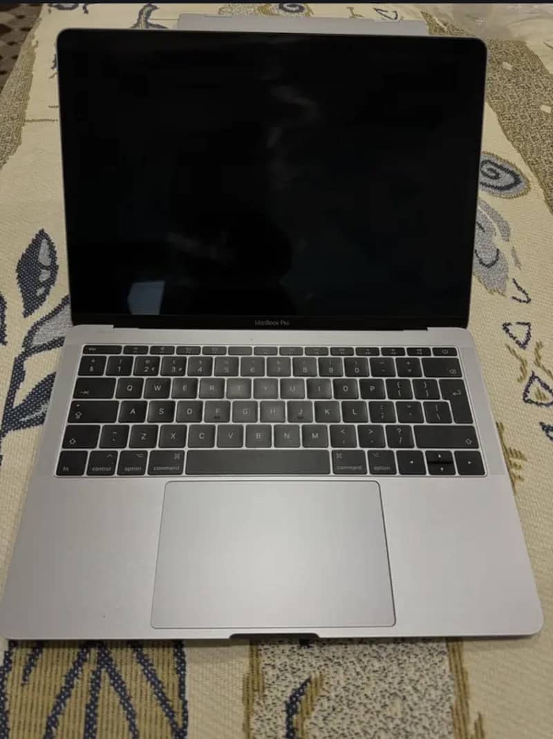 Macbook pro 2017 model condition good 1