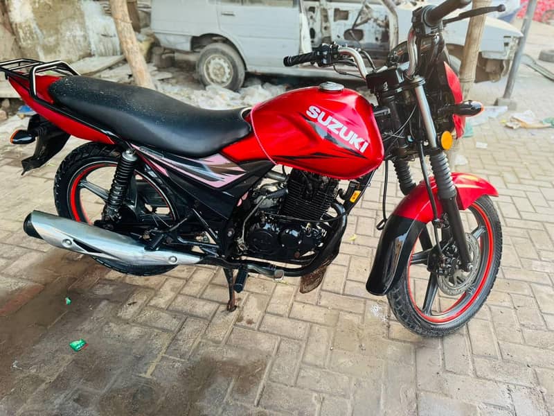 Suzuki GR 150 1