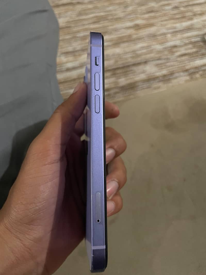 Apple iPhone 12 3