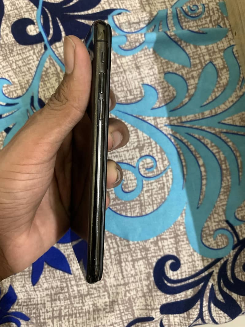 Apple iPhone X 6