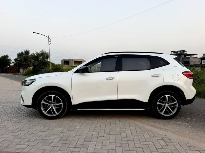 MG HS 2022 0