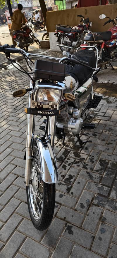 Honda Cg125 Se 2023 model Red Color