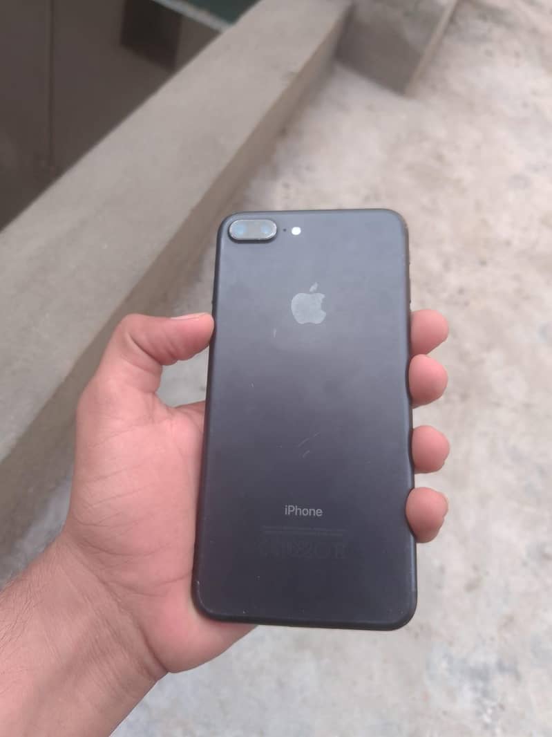 Apple iPhone 7 Plus 2