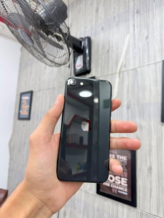 Apple iPhone SE 2