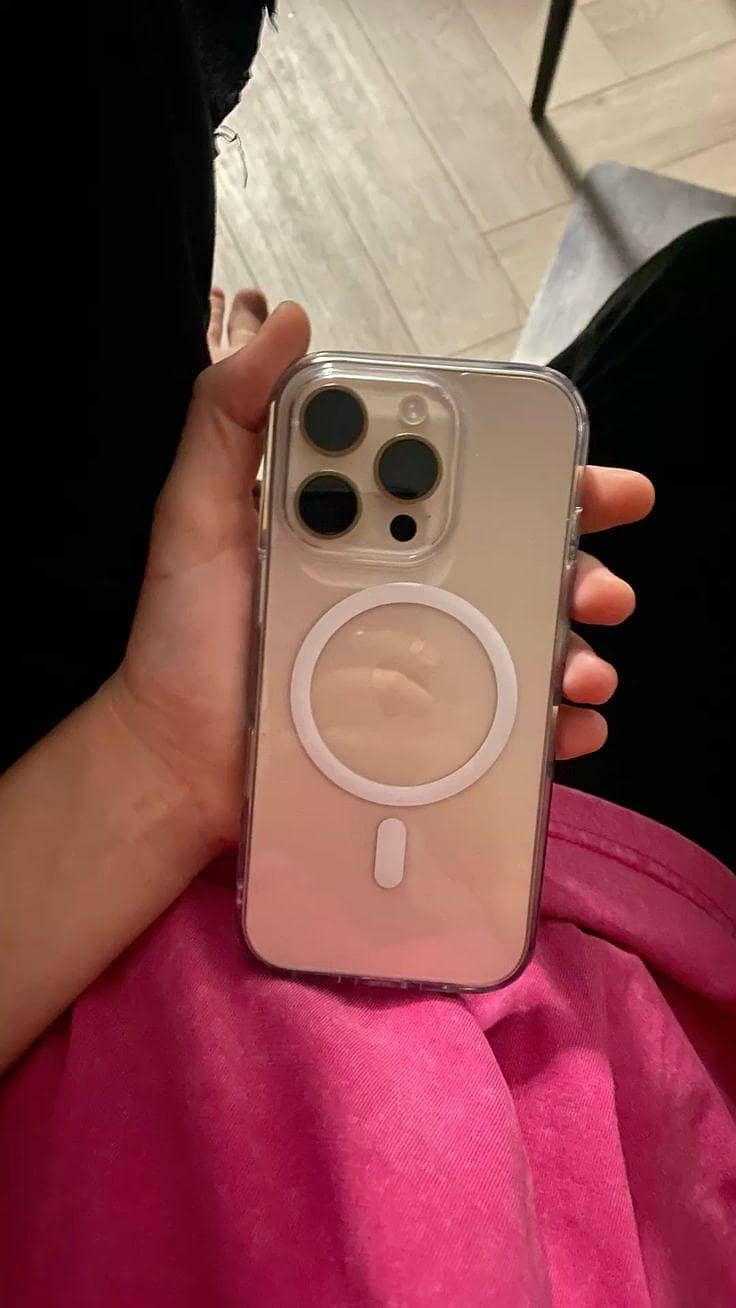 Apple iPhone 16 Pro Max 1