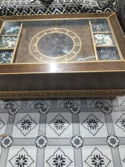Clock Wali Beautiful Center Table – Bilkul New Condition