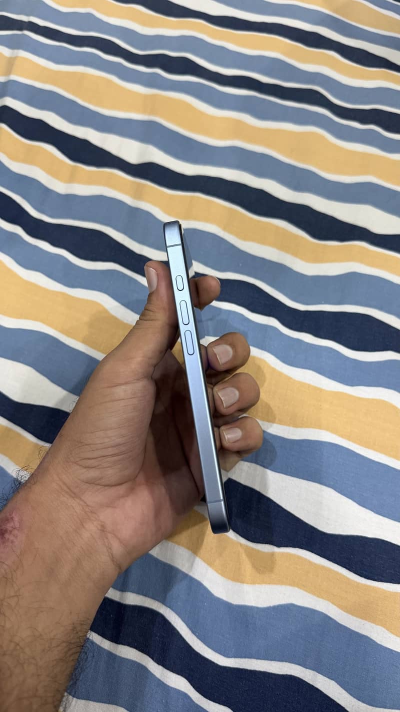 Apple iPhone 17 4