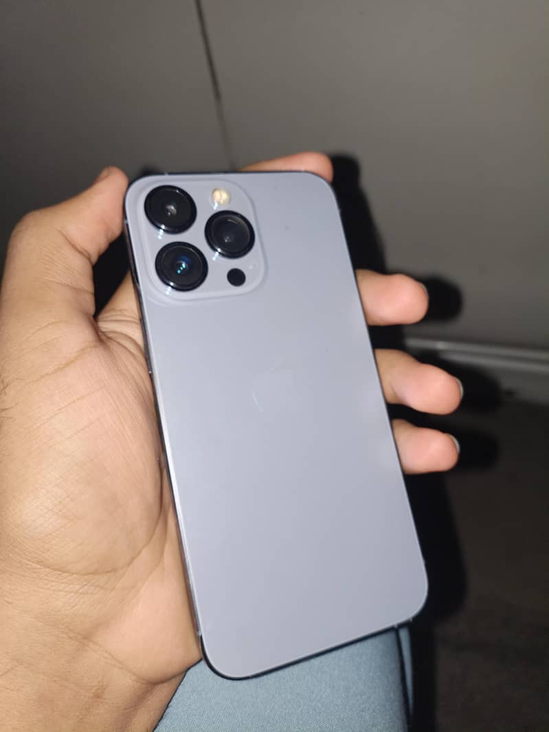 Apple iPhone 13 Pro 0