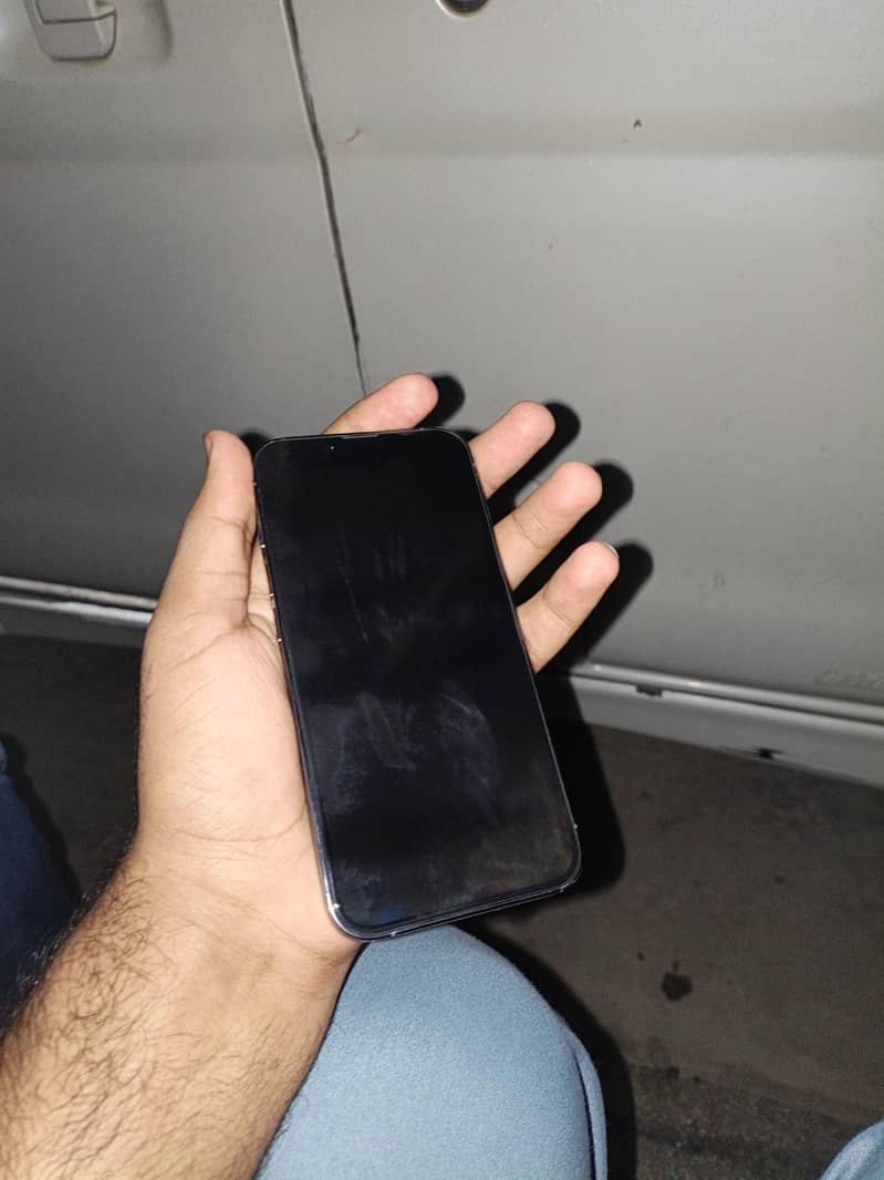 Apple iPhone 13 Pro 1