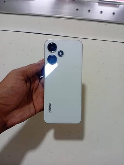 Infinix Hot 30 Play